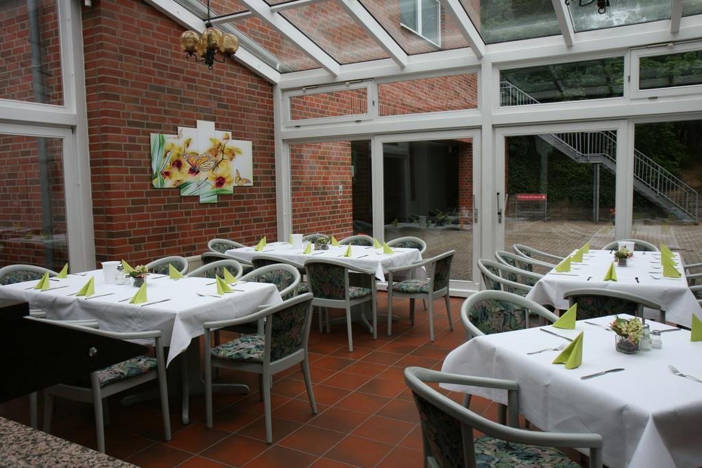 Wendeburg Hotel Restaurant Zum Jaegerheim מראה חיצוני תמונה