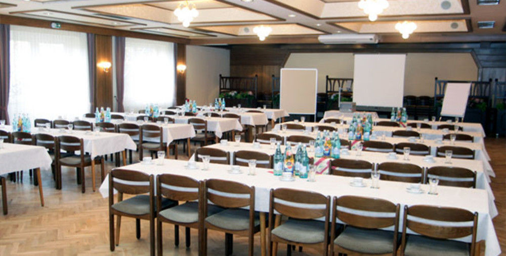 Wendeburg Hotel Restaurant Zum Jaegerheim מראה חיצוני תמונה